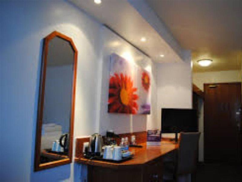 Bluemont Hotel Bromsgrove Bagian luar foto