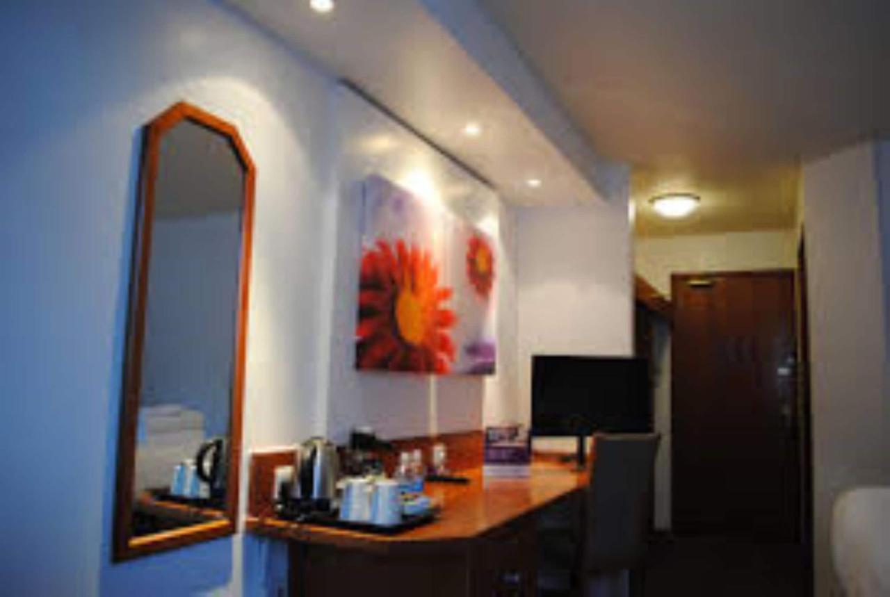 Bluemont Hotel Bromsgrove Bagian luar foto